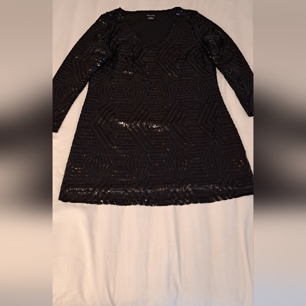 Chic Black Sequin Dress with Long Sleeves